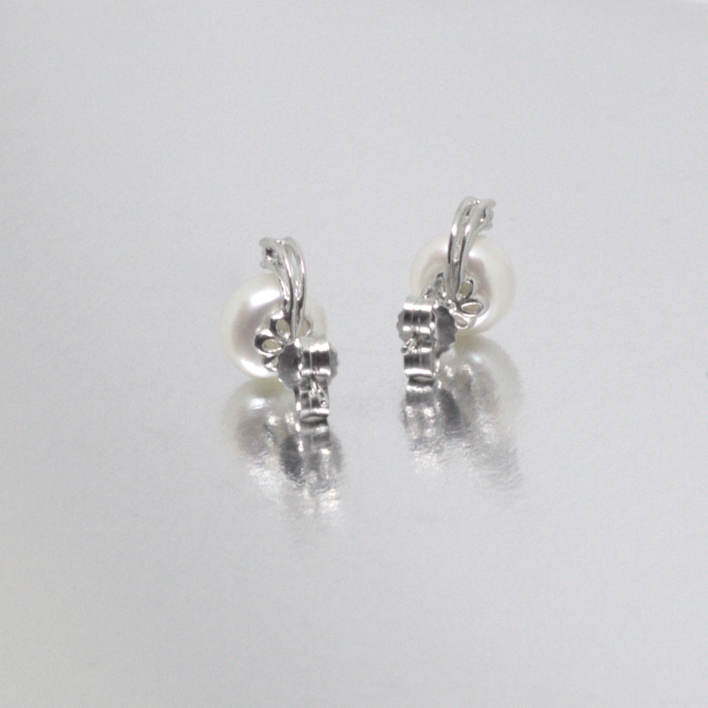 White Pearl & Cz Silver <BR/>Stud Earrings